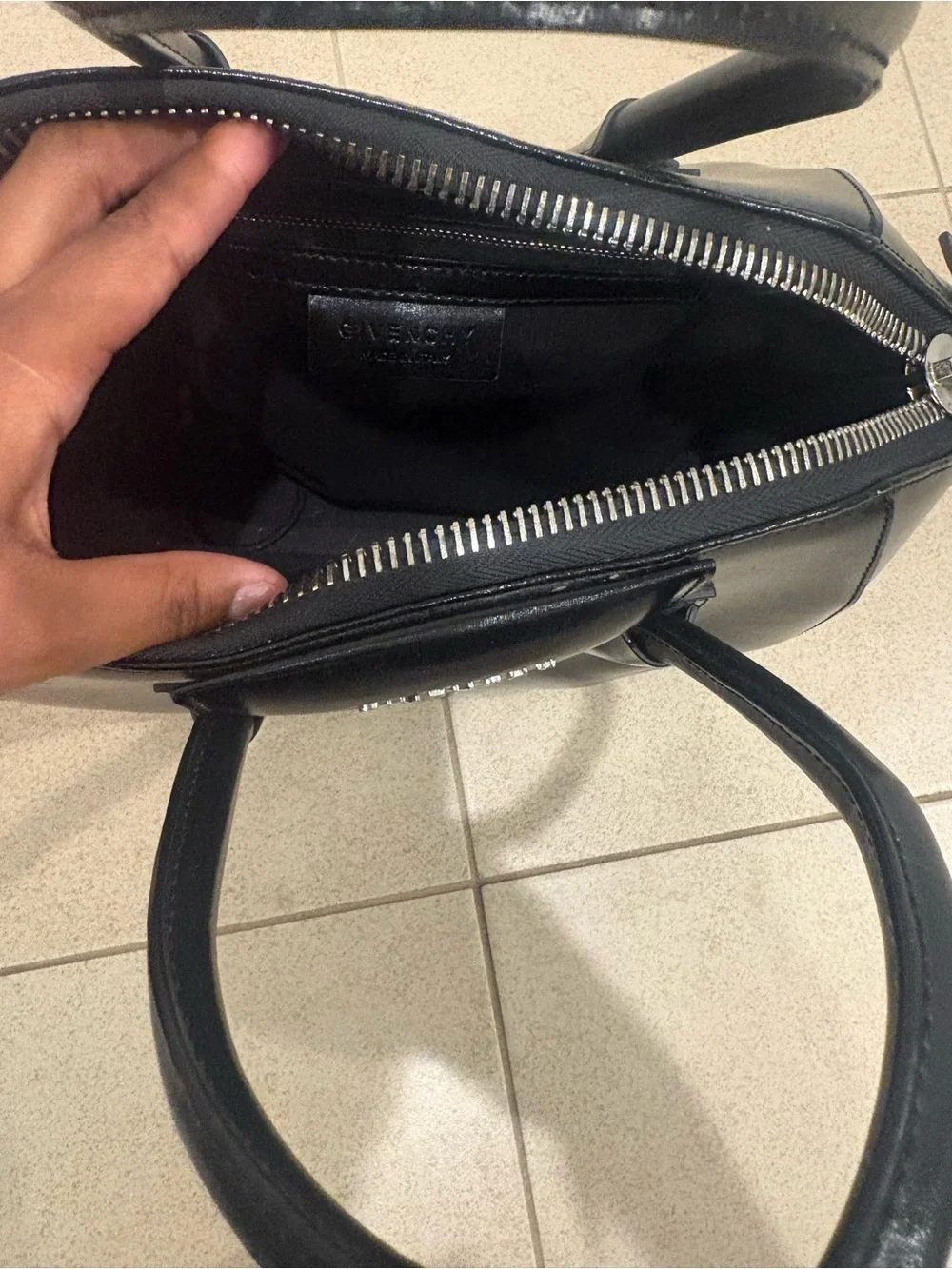 Givenchy Black Leather Antigona Medium Satchel